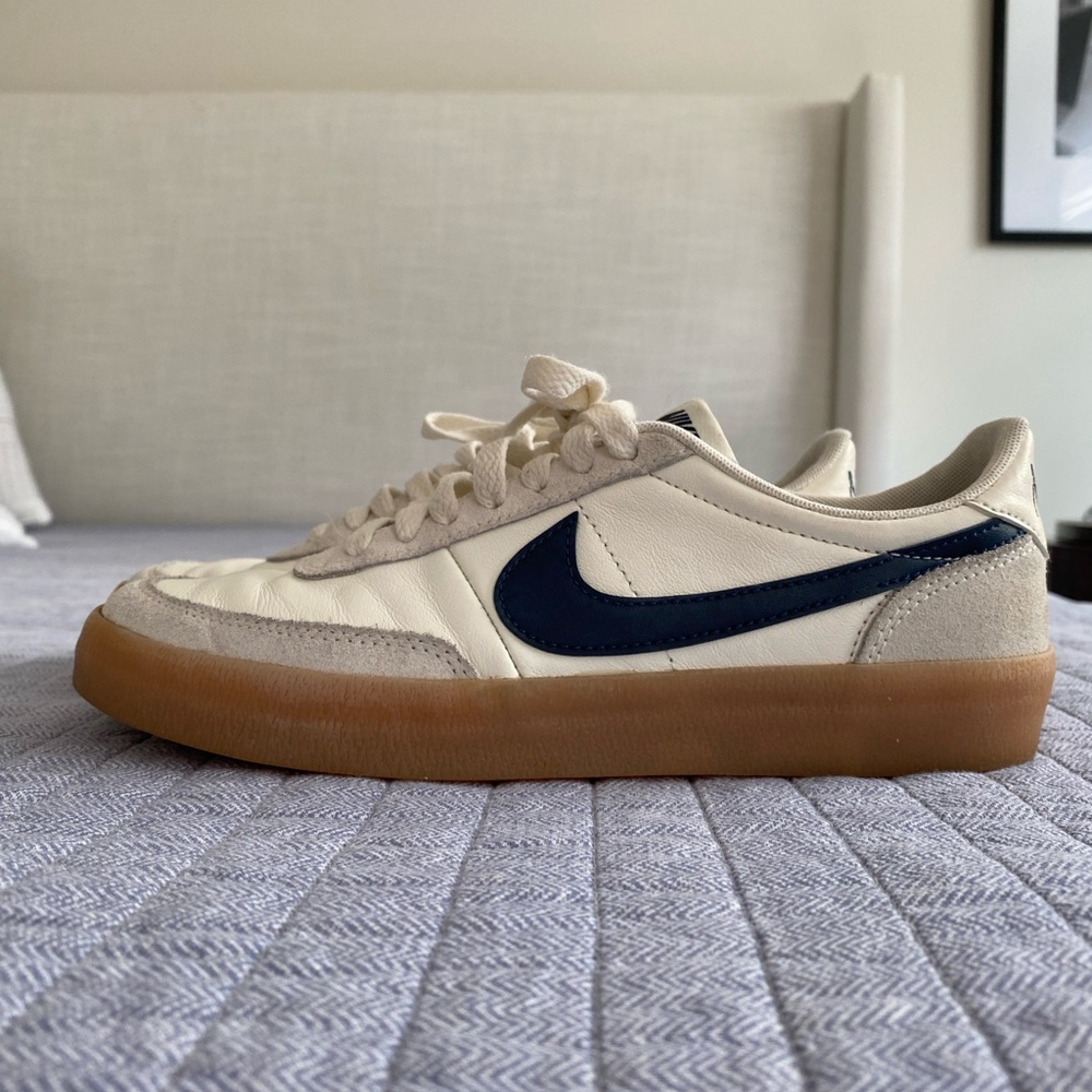 Nike Women’s Kill shot White and Navy Sneakers